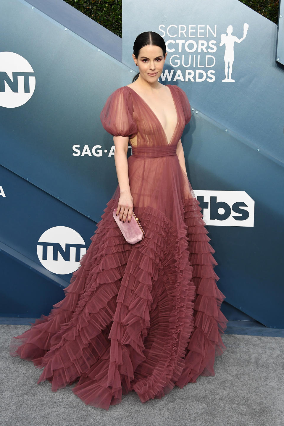 LOS ANGELES, CALIFORNIA - JANUARY 19: Emily Hampshire attends the 26th Annual Screen Actors Guild Awards at The Shrine Auditorium on January 19, 2020 in Los Angeles, California. (Photo by Steve Granitz/WireImage)