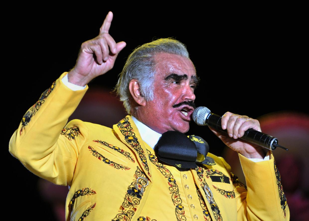 Mexican singer Vicente Fernández performs during his concert on February 20, 2009, in Cali, department of Valle del Cauca, Colombia. Fernández played in 10 cities as part of his "Para Siempre" tour 2009.