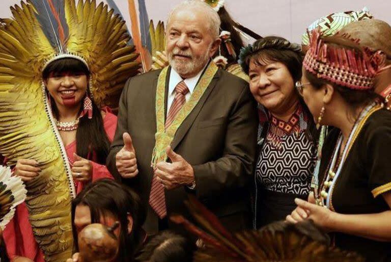 Lula durante un encuentro con indígenas de la Amazonía   