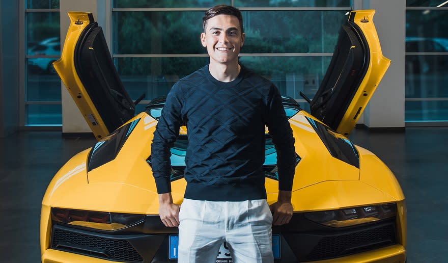 Dybala también eligó un Lamborghini.