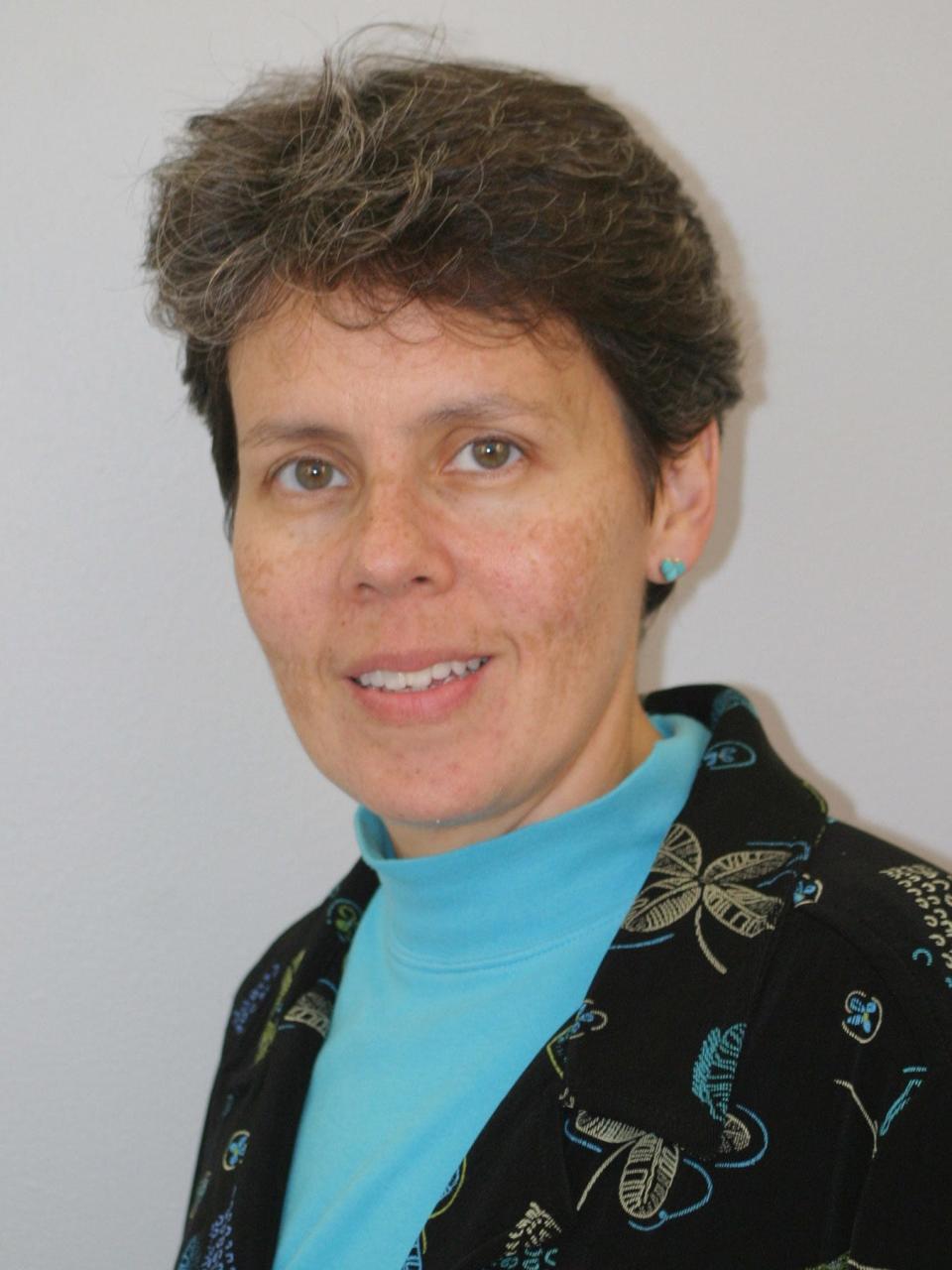 Dr. Mireya Wessolossky