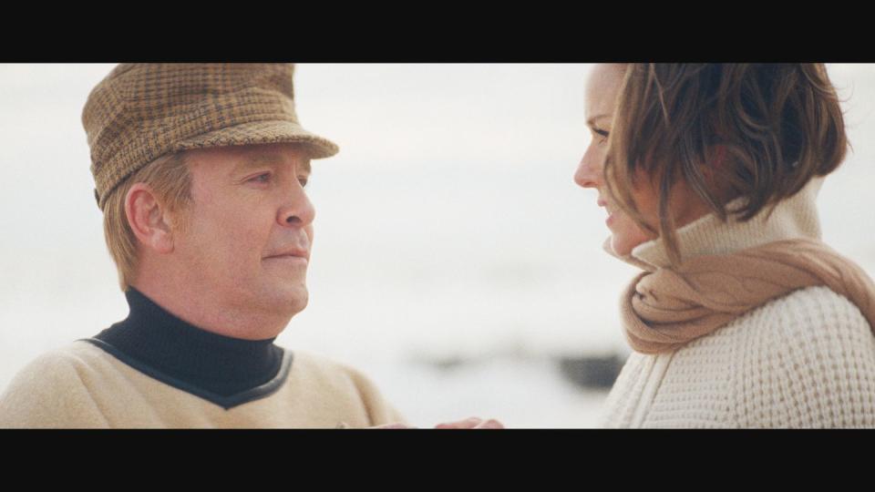 om hollander as truman capote, naomi watts as babe paley cr fx