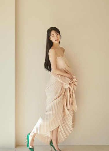 林智妍成名作品是19禁電影《人間中毒》，其中有許多大尺度床戲，加上身材姣好、甜美的臉蛋因被韓媒譽為「韓版湯唯」 圖片來源:IG@limjjy2