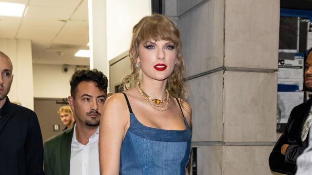 Taylor Swift Stuns in Cutout Dress For Nashville Songwriter Awards 2022:  Photo 1357567, Taylor Swift Pictures