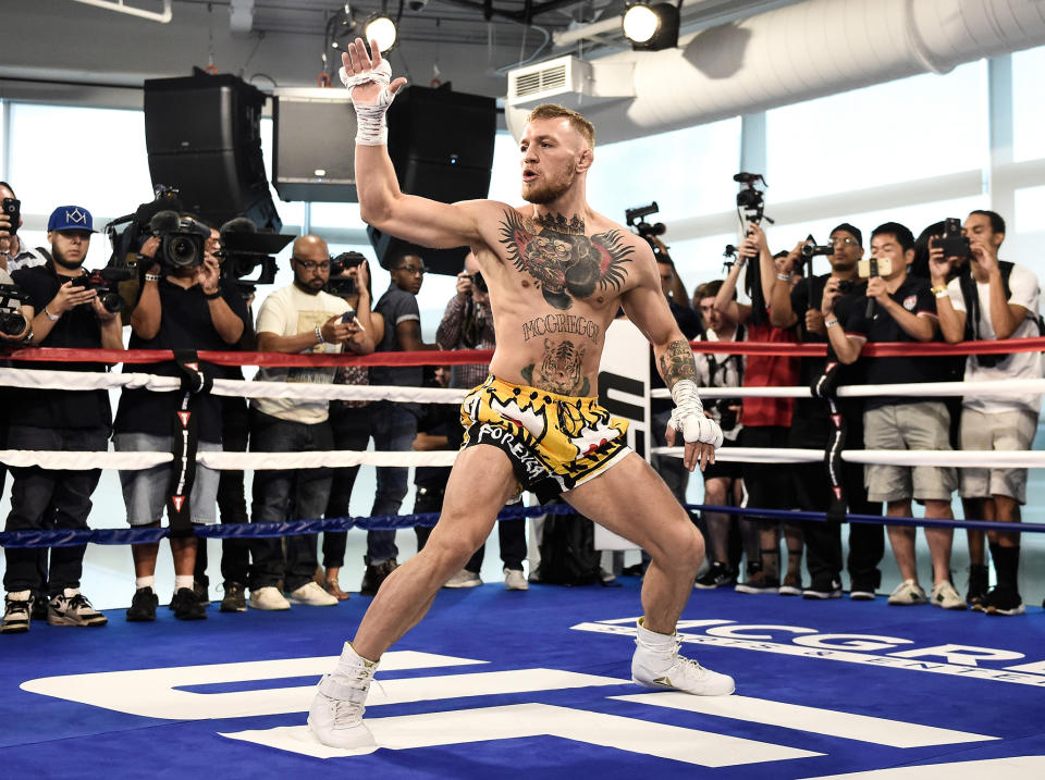 Will Conor McGregor's lack of boxing experience end up being his greatest advantage over Floyd Mayweather?