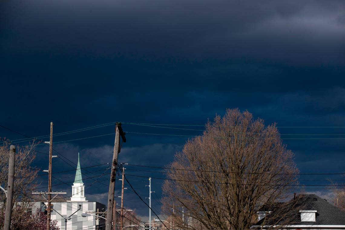 Strong storms and high winds blew into Lexington on Friday.