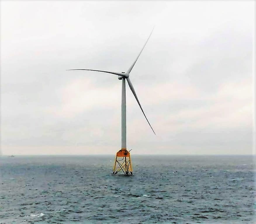 沃旭能源大彰化東南及西南第一階段離岸風場首支風機於3月31日安裝成功（沃旭能源提供）