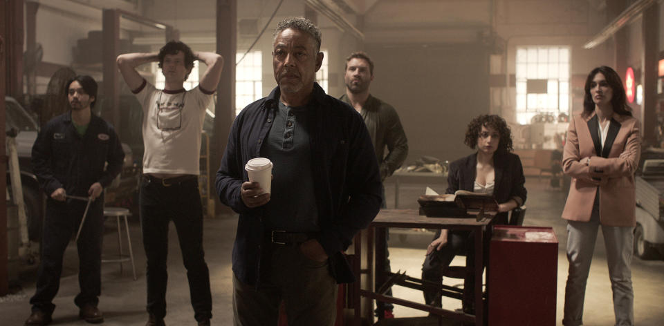 (L-R) Jordan Mendoza as RJ, Peter Mark Kendall as Stan Loomis, Giancarlo Esposito as Leo Pap, Jai Courtney as Bob Goodwin, Rosaline Elbay as Judy Goodwin, Paz Vega as Ava Mercer in Kaleidoscope. (Netflix)