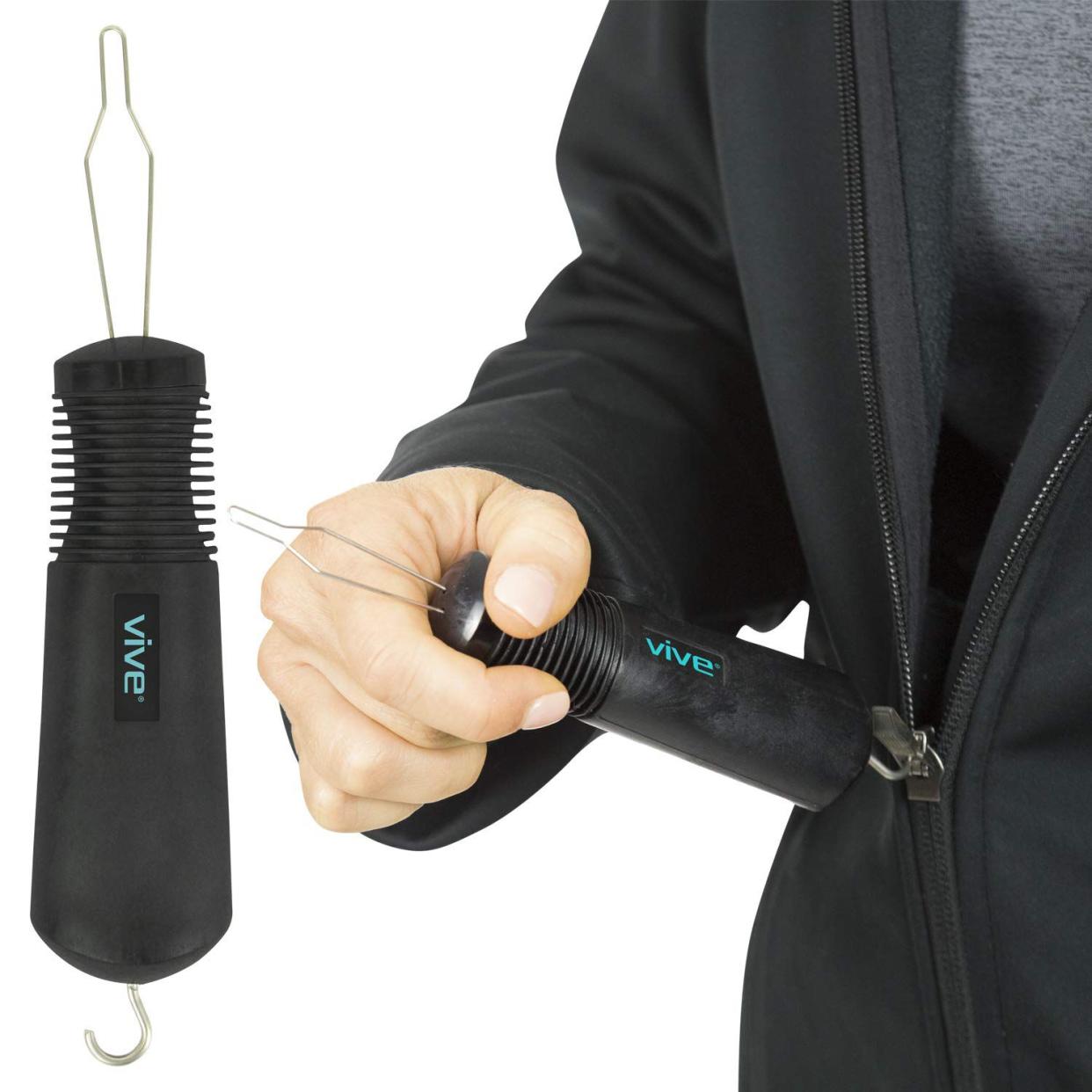zipper pull / button hook
