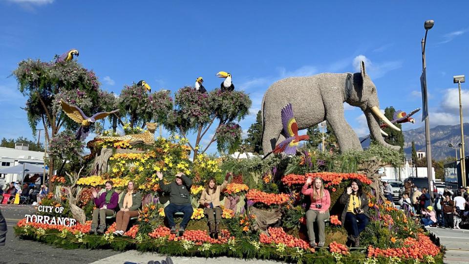 托倫斯市（City of Torrance）花車，以「自然的體現」為主題，獲得了最佳小型花車獎（Princess）。（記者王若然／攝影）