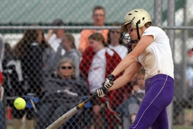 Ashley Thompson could graduate as the most dominant pitcher and hitter in Washington history — Softball Showcase