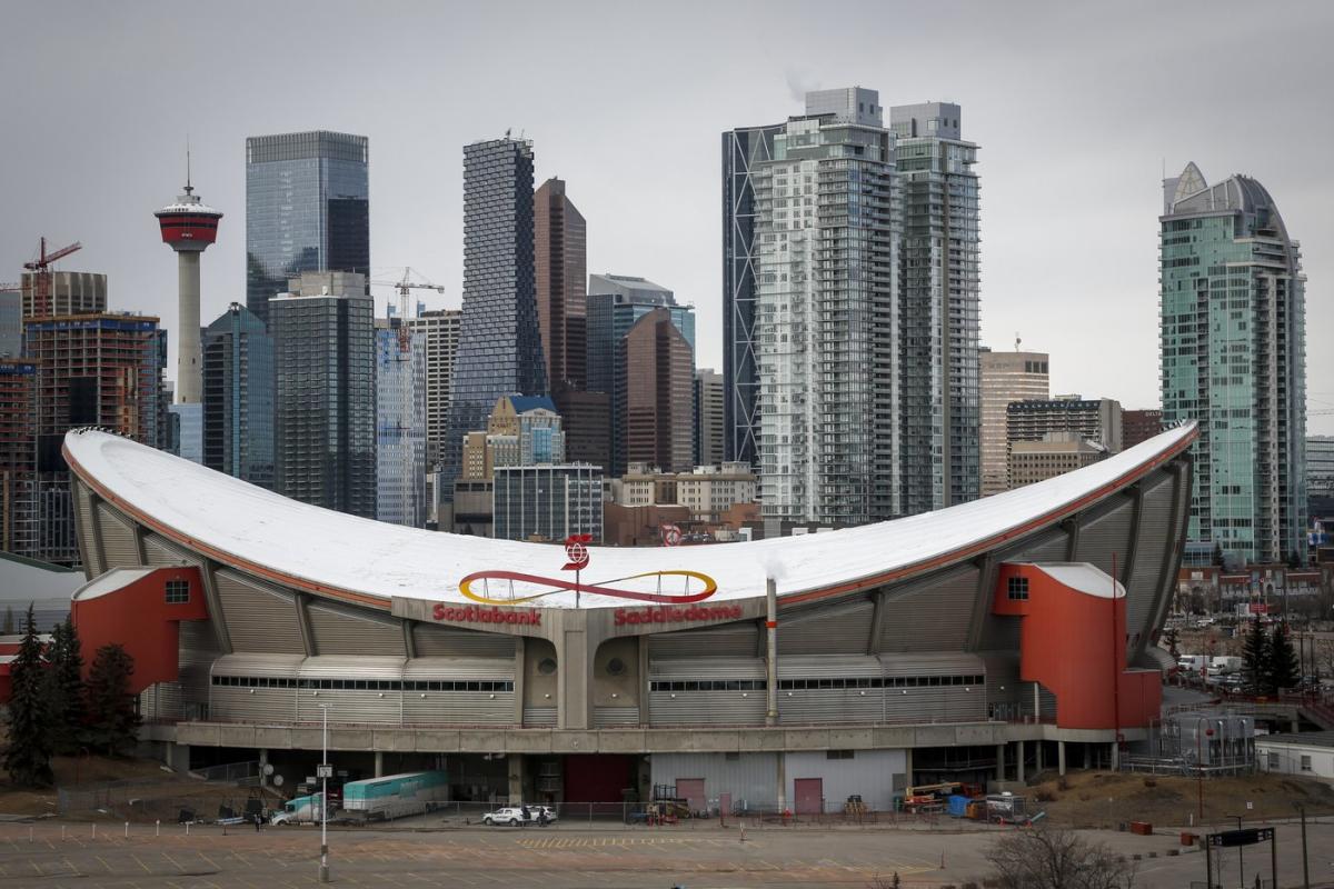 Calgary home sales fall amid surge of listings for higher-priced properties: board