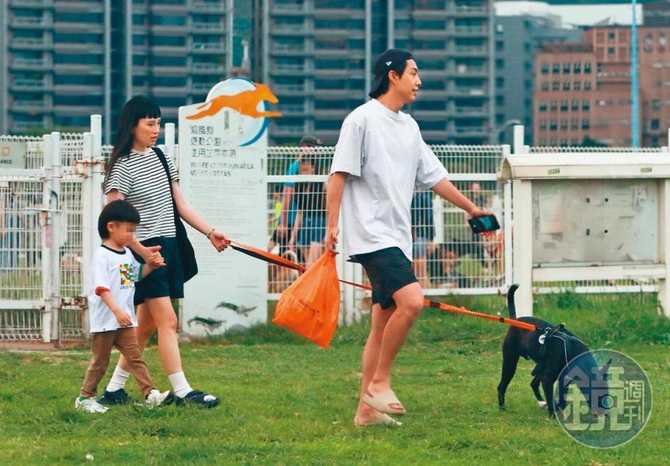 5/6 17：54 結束行程後，蔡凡熙開車送魏如萱回家，男女單獨各自遛狗與帶小孩，交情有一定程度才有如此行程。