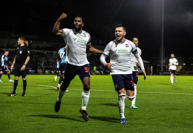 Veteran striker Cameron Jerome leaves Bolton Wanderers with fans' respect -  Yahoo Sport