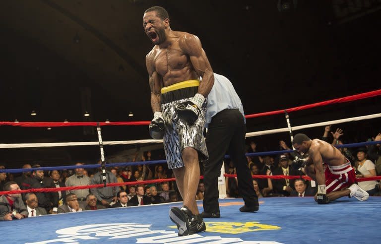 Lamont Peterson knocked down Kendall Holt in the sixth round, on February 22, 2013, before stopping him in the eighth. Peterson showed no ring rust after a 14-month layoff to retain the International Boxing Federation light-welterweight crown