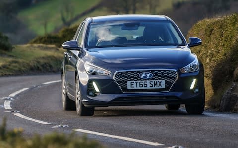 2017 Hyundai i30 driving front 