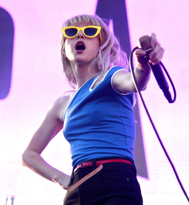 Hayley Williams Slams 'Internet Bros' Criticizing Postponed Shows