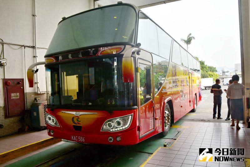 ▲交通部3日表示，領隊、導遊、遊覽車駕駛、計程車或是小客車、租賃司機等，6月4日將給予個人薪資補貼3萬元，一次性入帳。圖為示意圖（圖／記者陳志仁攝，資料照片）