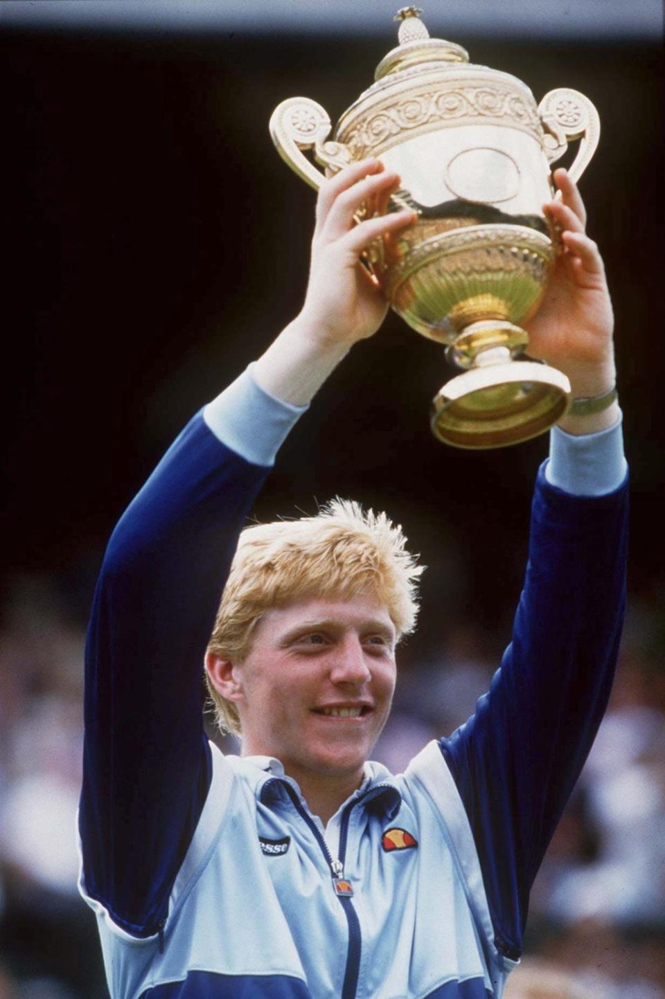 Boris Becker ganó el título individual masculino en el Campeonato de Wimbledon de 1986 (Bongarts/Getty Images)