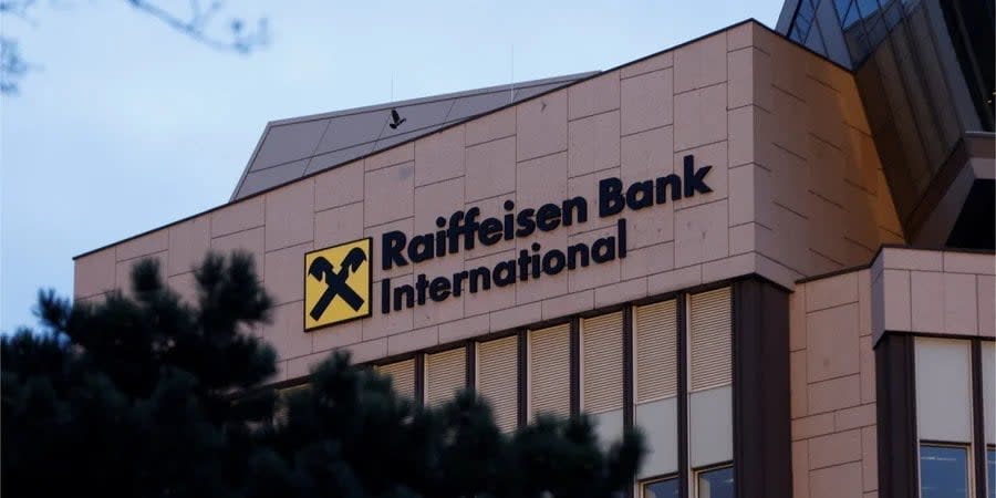 Raiffeisen Bank has not yet decided to leave the Russian market