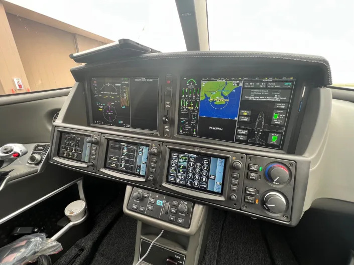 VeriJet Cirrus Vision SF50.