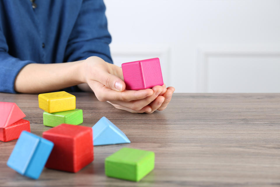 El Análisis Conductual Aplicado puede ayudar a las personas con autismo a aprender nuevas herramientas para expresar sus necesidades. (Getty Creative)