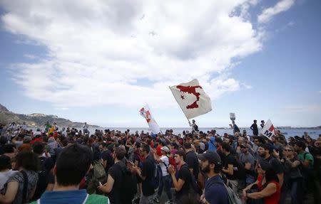 Demonstrators protest against the G7 summit in Giardini Naxos near Taormina, Sicily, Italy, May 27, 2017. REUTERS/Yara Nardi