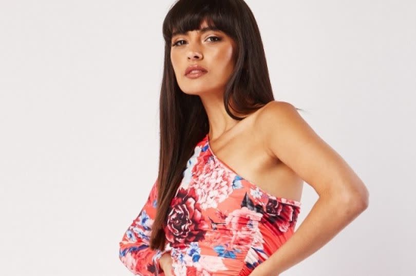 Everything5pounds.com's Floral One Shoulder Ruched Front Dress