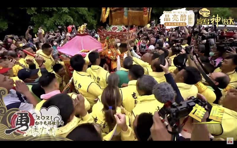 白沙屯媽祖、山邊媽祖今日回宮前換大轎，全球最清視角。（圖／寶島神很大）