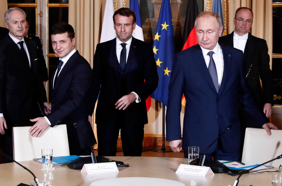 Zelensky meets with Putin and French President Emmanuel Macron in Paris in December 2019<span class="copyright">Ian Langsdon—AFP/Getty Images</span>