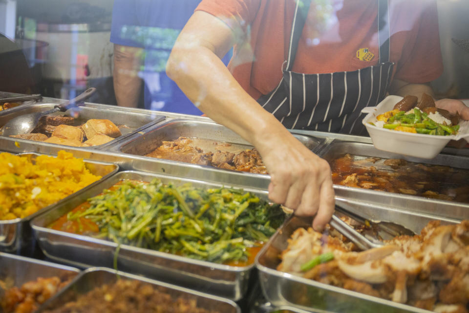 Yuhua Market & Hawker Centre - Stallfront zoom