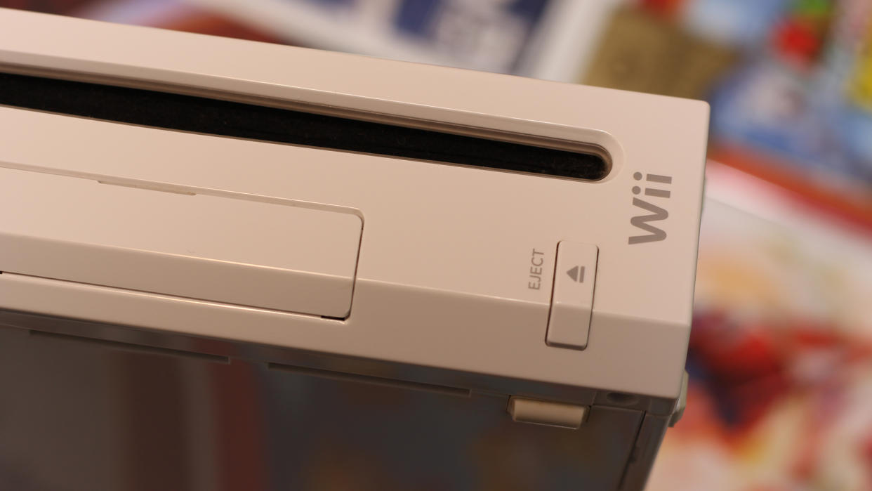 A close view of the Nintendo Wii console. 