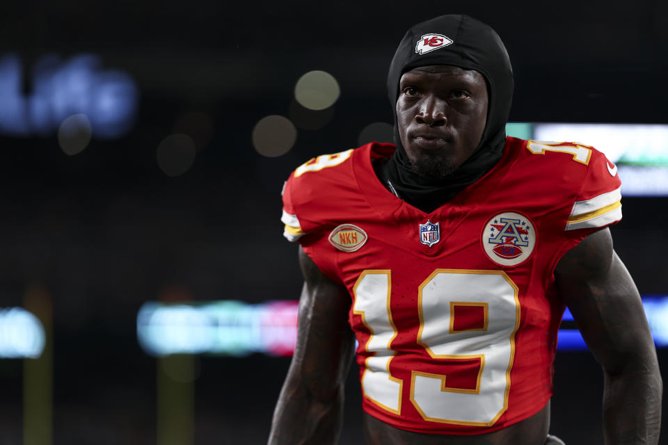 EAST RUTHERFORD, NJ - OCTOBER 1: Kadarius Toney #19 of the Kansas City Chiefs walks to the tunnel prior to an NFL football game against the New York Jets at MetLife Stadium on October 1, 2023 in East Rutherford, New Jersey. (Photo by Kevin Sabitus/Getty Images)