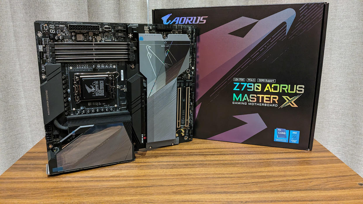  Gigabyte Z790 Aorus Master X motherboard and box. 