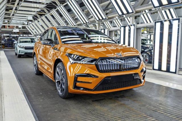 Le Skoda Enyaq gagne puissance (beaucoup) et autonomie (peu)