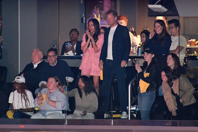 Meghan Markle Suited Up for the Lakers Game in a $620 Matching Set — and  These Similar No-Fuss Looks Start at $30