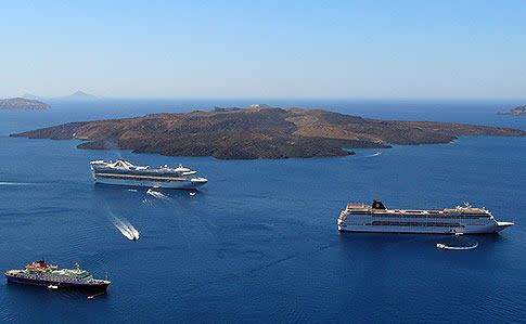 Ferries in Santorini harbour. Photo: Robert Young/Flickr