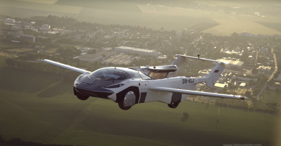 AirCar during its 35-minute flight from the international airport in Nitra to the international airport in Bratislava, Slovakia (Klein Vision)