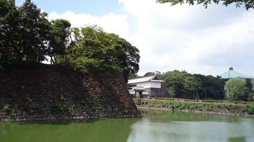 清水濠是皇居外圍護城河的其中一段。（圖／翻攝自千代田遺產網站）