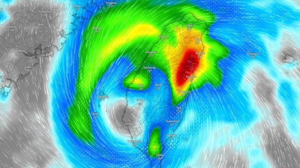 蘇拉颱風侵台機率持續上升。（圖／翻攝自「台灣颱風論壇｜天氣特急」臉書）