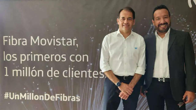 A la izquierda, Fabián Hernández, presidente CEO de Telefónica Movistar en Colombia. Foto: Cortesía