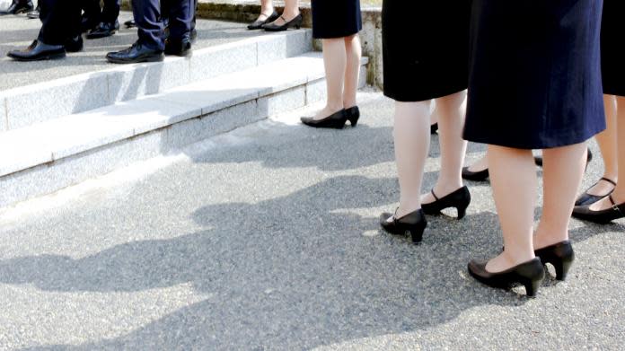 ▲部分日本企業會強制女性上班時必須穿著高跟鞋，其中3至5公分的鞋跟被認為是最具職場禮貌的。（示意圖／取自PhotoAC）