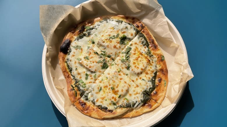 Saag paneer pizza from eet