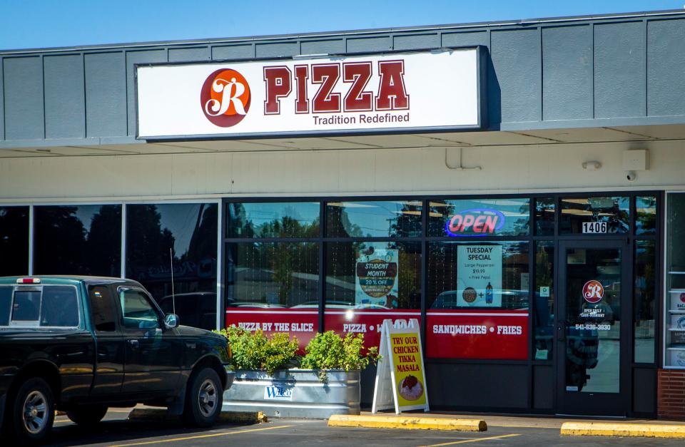 R Pizza recently opened at 1406 Mohawk Blvd. in Springfield.