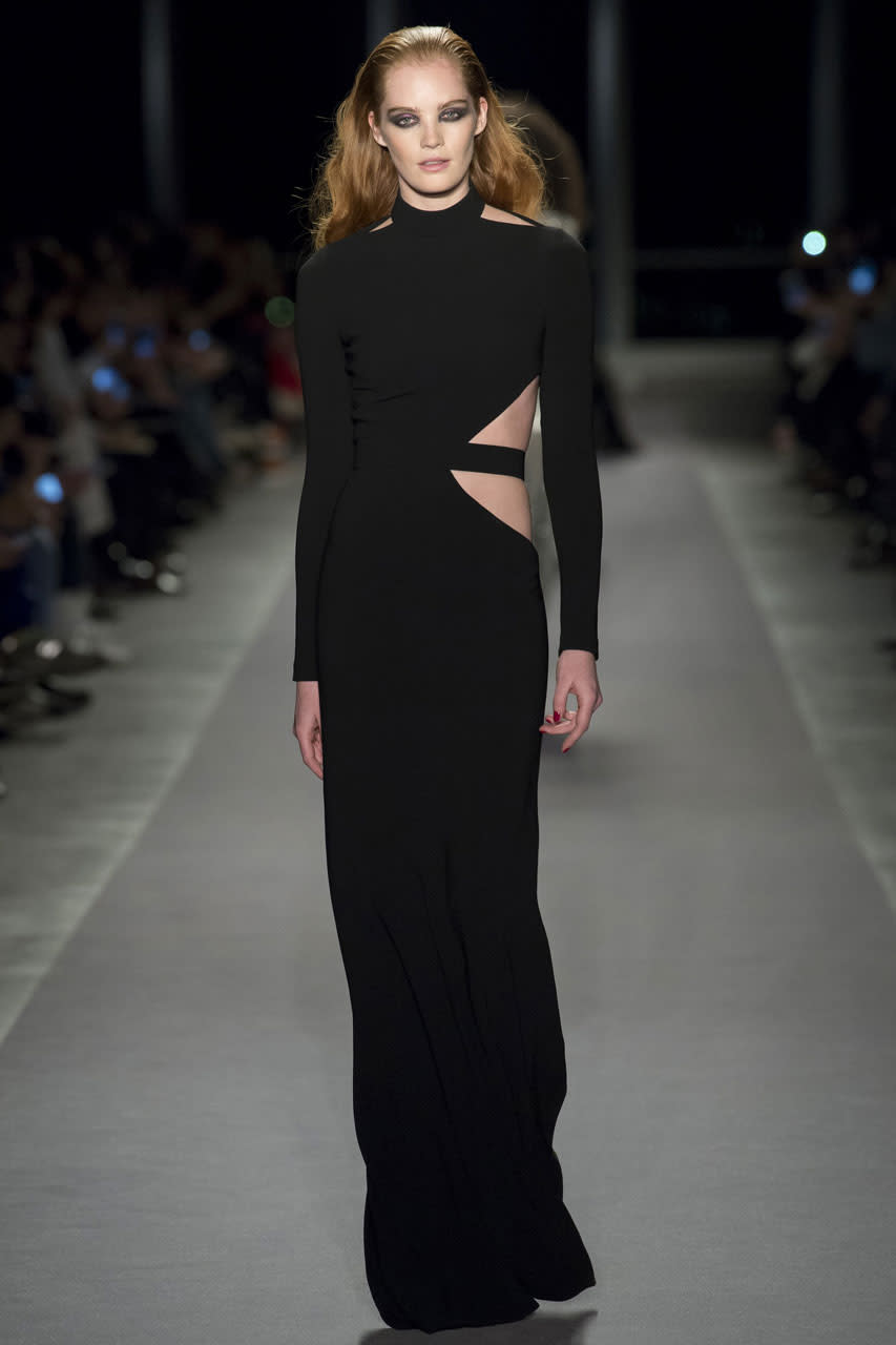 <p>A very Tom Ford/Gucci-esque black dress. Elegant but the cut-out makes this sexy as hell. (Photo: Getty Images) </p>