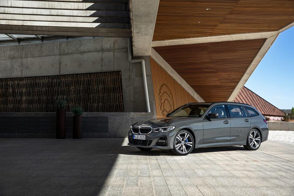 Photos of the 2020 BMW 3-Series Wagon