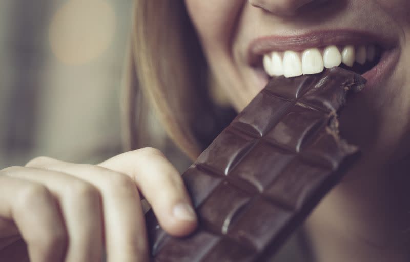 Le chocolat noir nous met de bonne humeur, stimule notre système immunitaire et soulage le stress, d’après de nouvelles études [Photo: Getty]