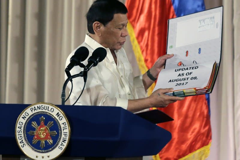 菲律賓總統杜特蒂稱，若人權團體妨礙掃毒，將下令警察開槍射殺（AP）