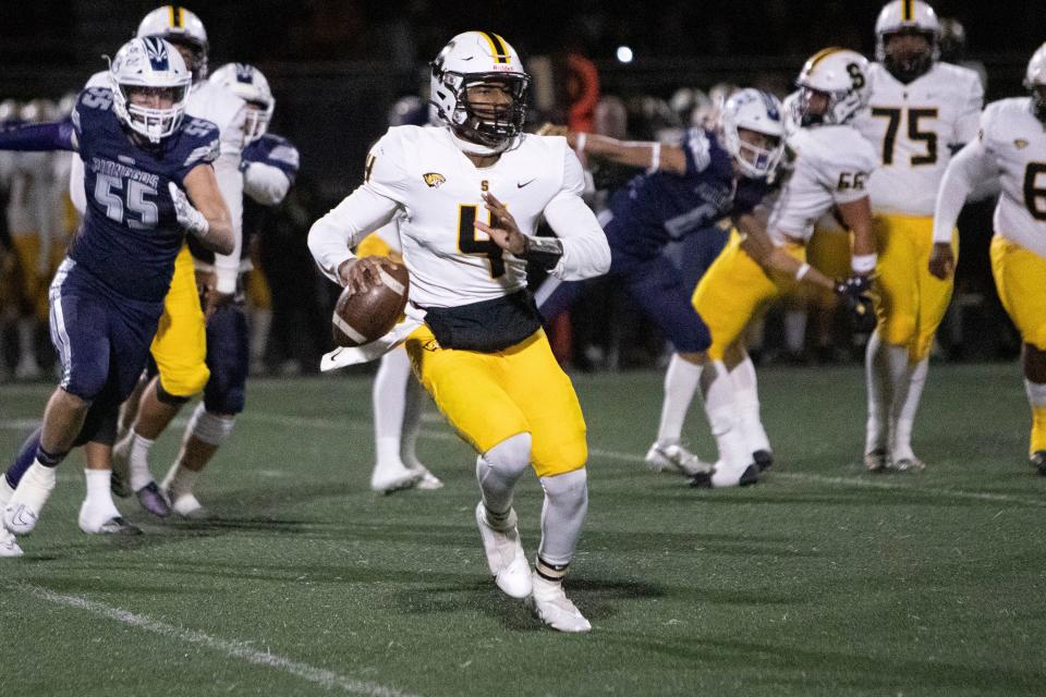 Nov. 4, 2022, Phoenix, Arizona, USA; Saguaro quarterback Devon Dampier (4) looking to make a pass against Pinnacle High School.