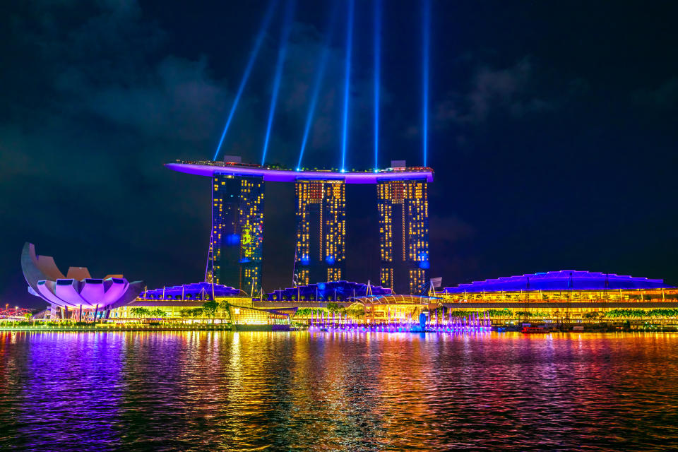 In the book, Nick takes Rachel, Peik Lin and Kerry to the SkyBar at <a href="https://www.marinabaysands.com/" target="_blank" rel="noopener noreferrer">Marina Bay Sands</a> to drink Singapore Slings &mdash; gin-based cocktails. From the trailer, it's clear the iconic resort will feature in the movie as well.